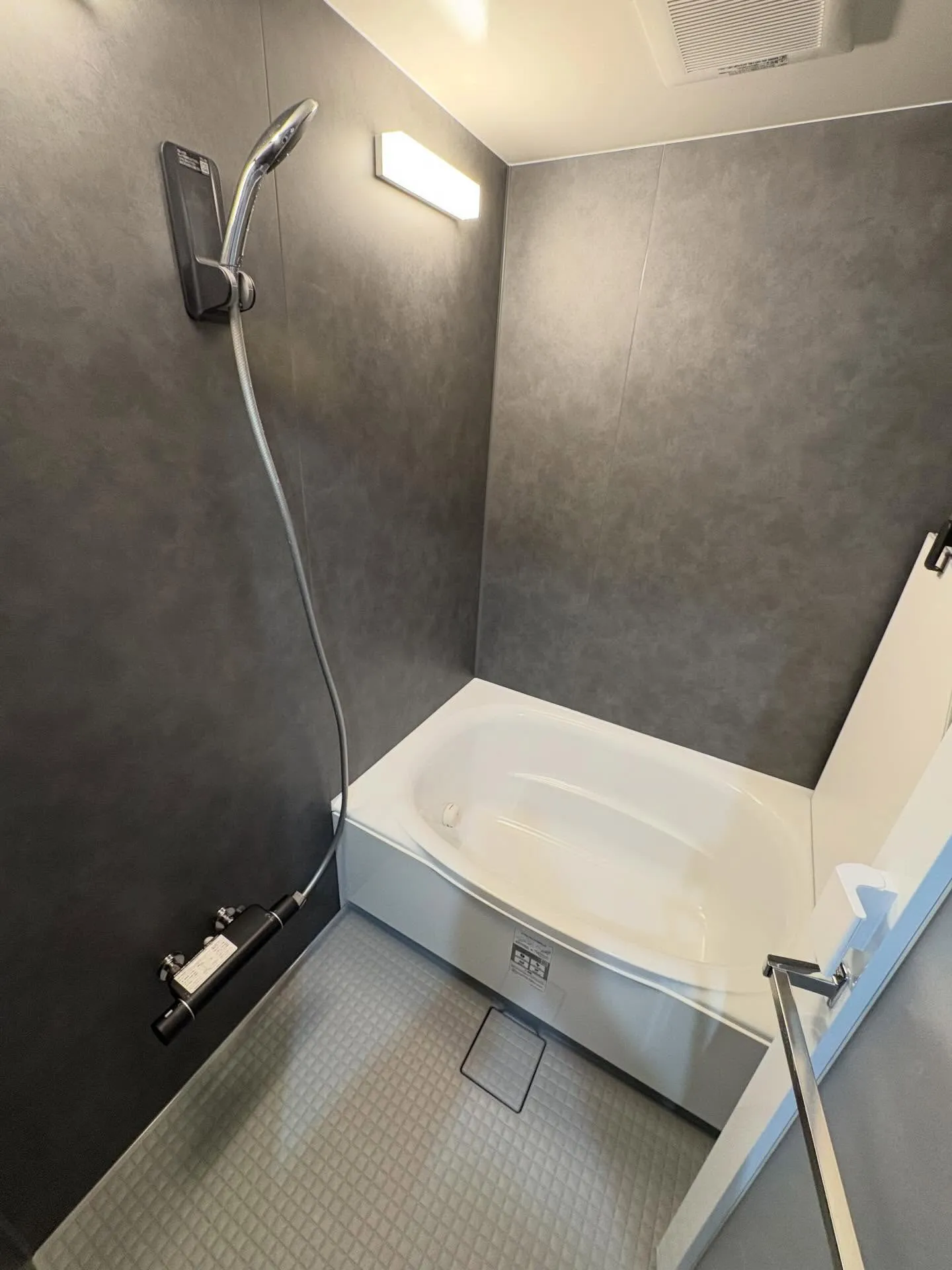 シックなユニットバスTOTOサザナ